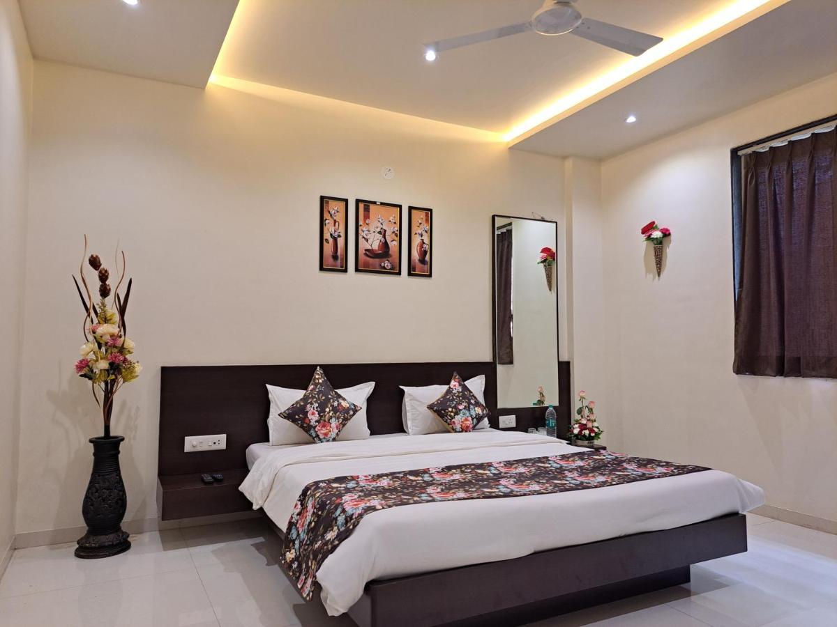 Bouquet Residency Hotel Нашик Екстериор снимка