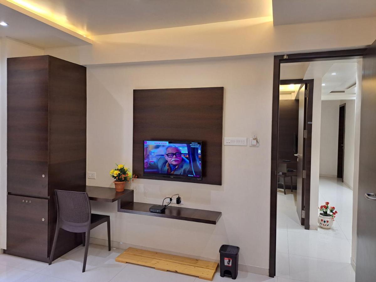Bouquet Residency Hotel Нашик Екстериор снимка