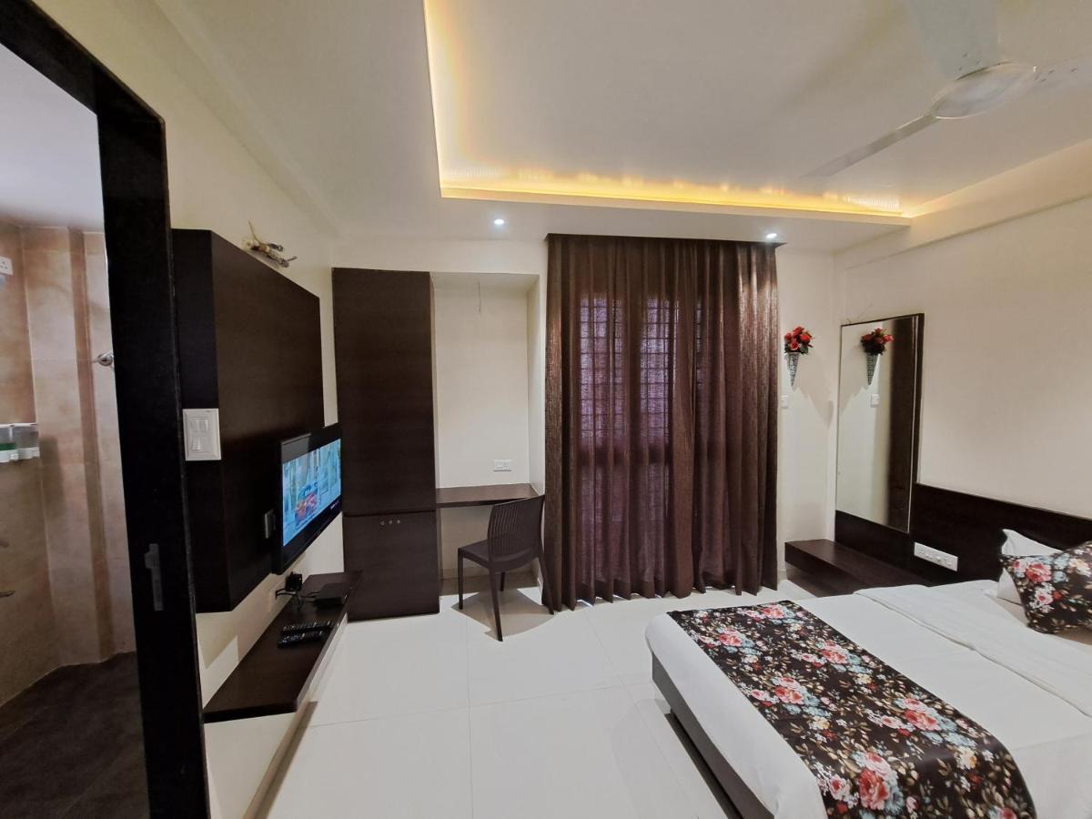 Bouquet Residency Hotel Нашик Екстериор снимка