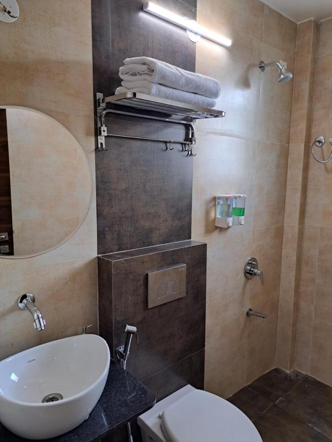 Bouquet Residency Hotel Нашик Екстериор снимка