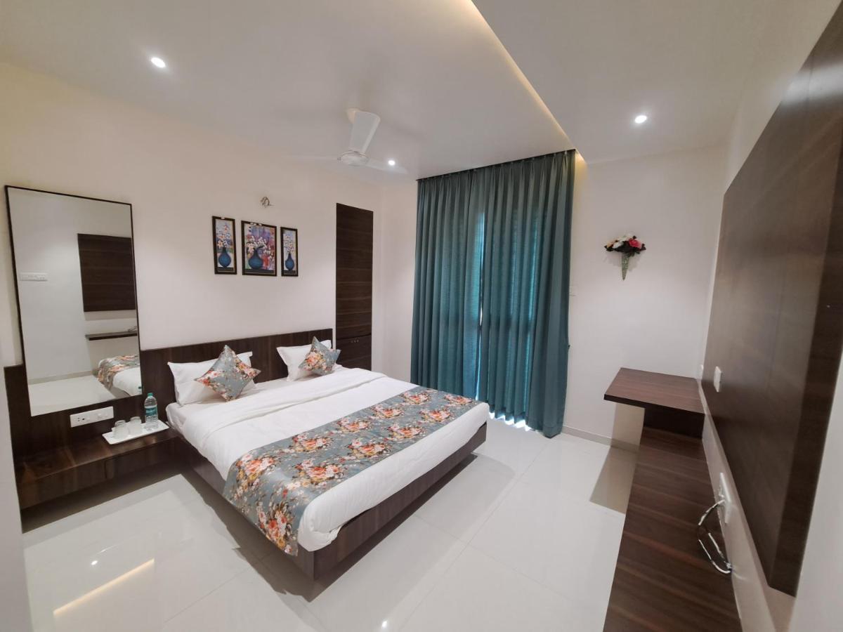 Bouquet Residency Hotel Нашик Екстериор снимка