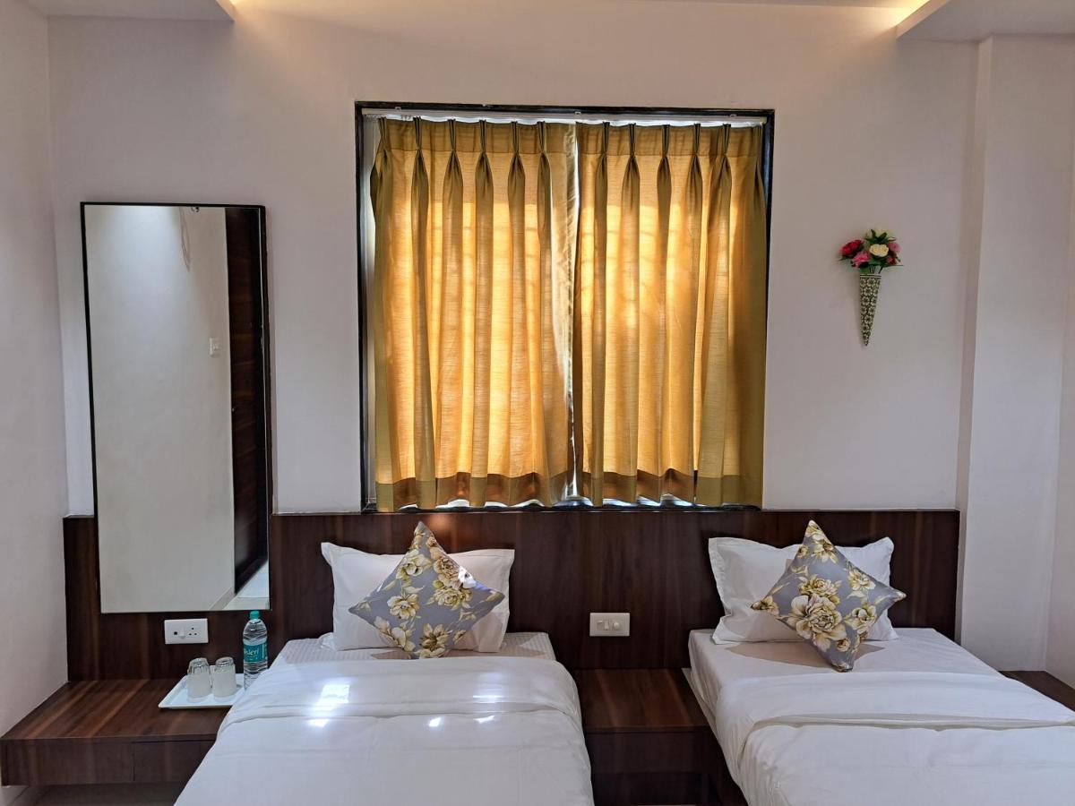 Bouquet Residency Hotel Нашик Екстериор снимка
