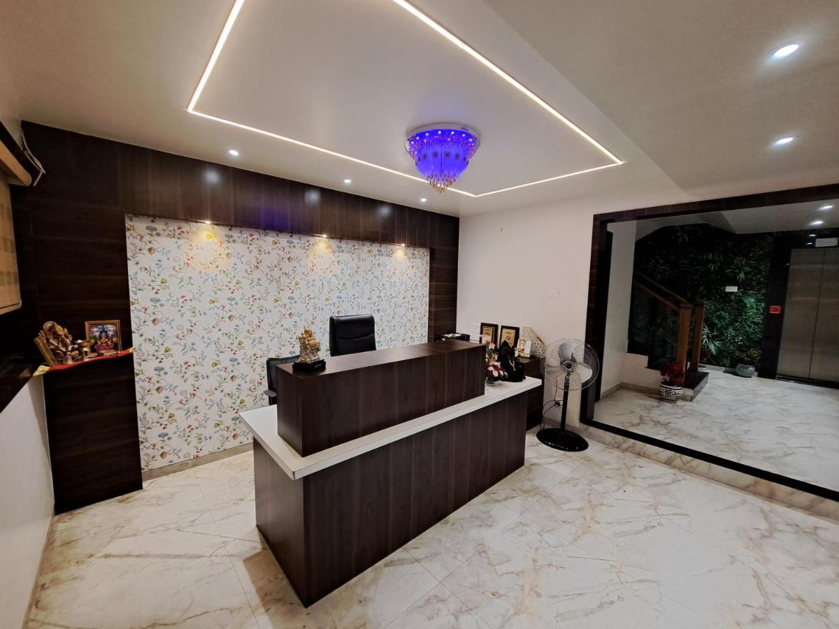 Bouquet Residency Hotel Нашик Екстериор снимка