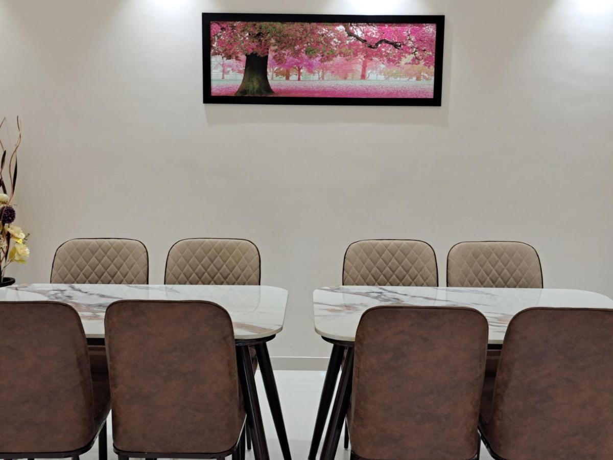 Bouquet Residency Hotel Нашик Екстериор снимка