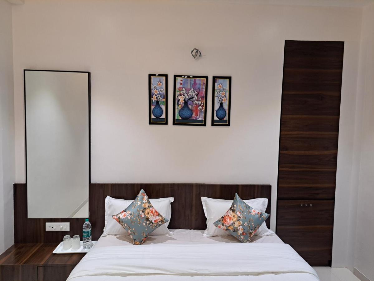 Bouquet Residency Hotel Нашик Екстериор снимка