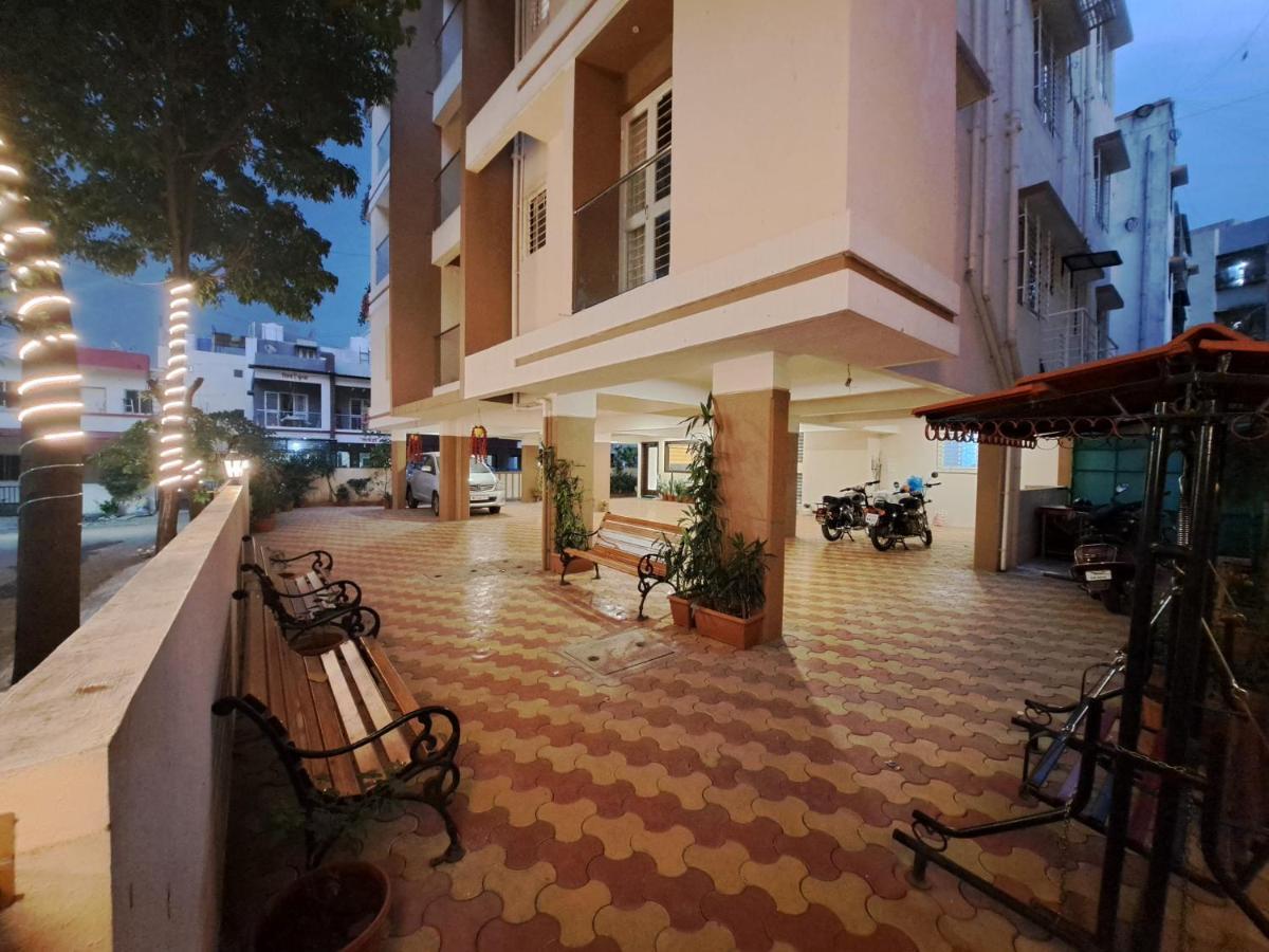 Bouquet Residency Hotel Нашик Екстериор снимка