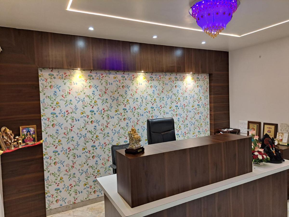 Bouquet Residency Hotel Нашик Екстериор снимка