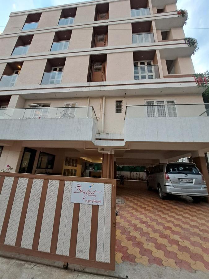 Bouquet Residency Hotel Нашик Екстериор снимка