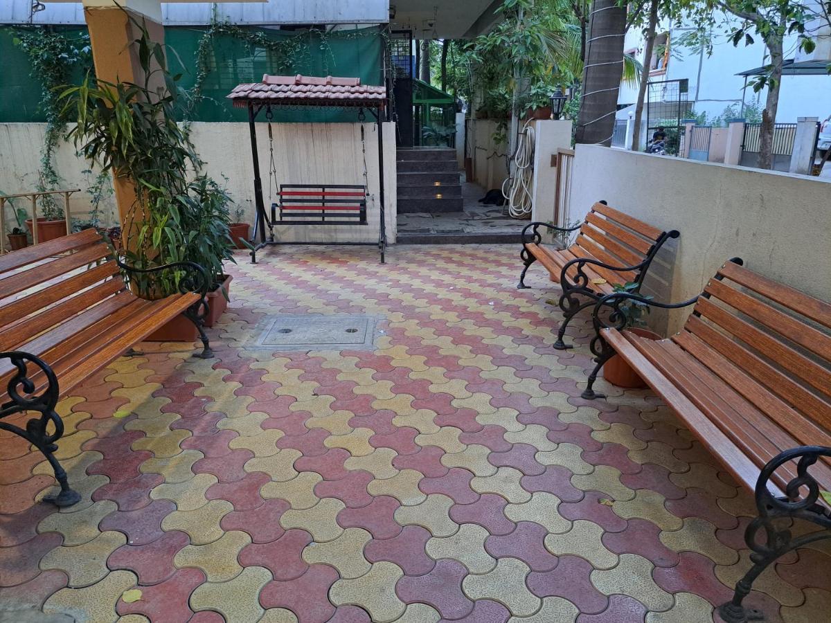 Bouquet Residency Hotel Нашик Екстериор снимка