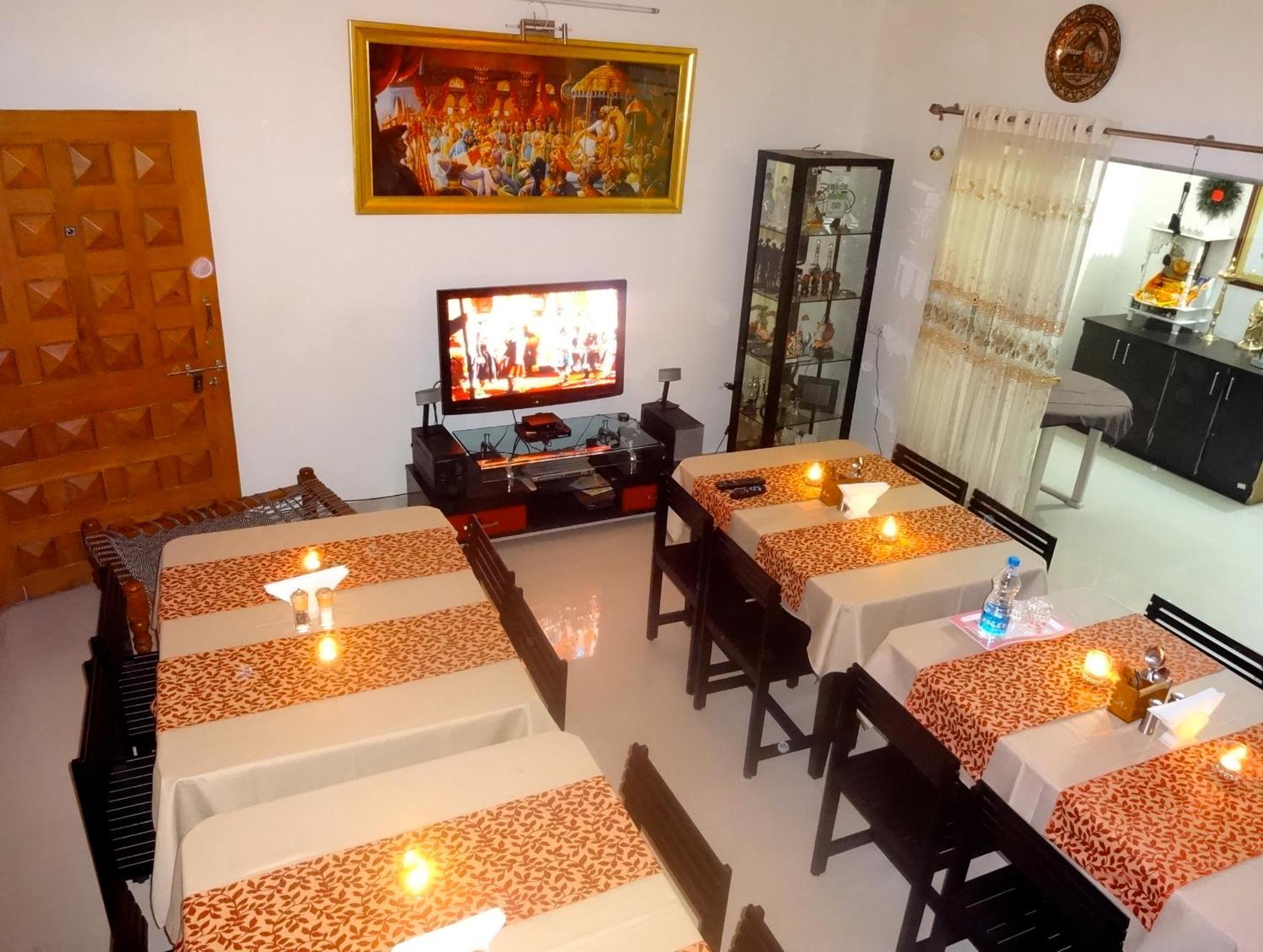 Bouquet Residency Hotel Нашик Екстериор снимка