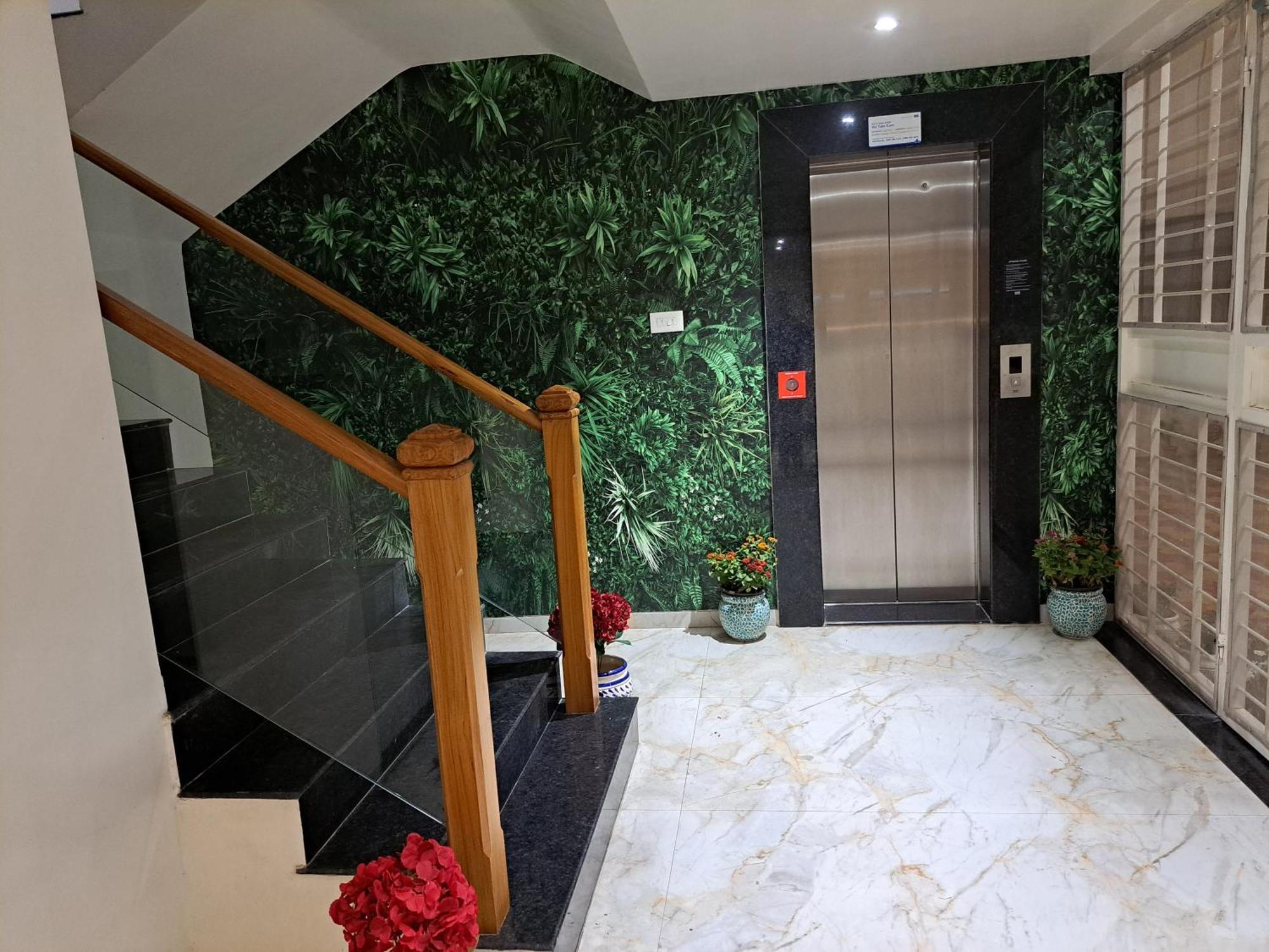Bouquet Residency Hotel Нашик Екстериор снимка