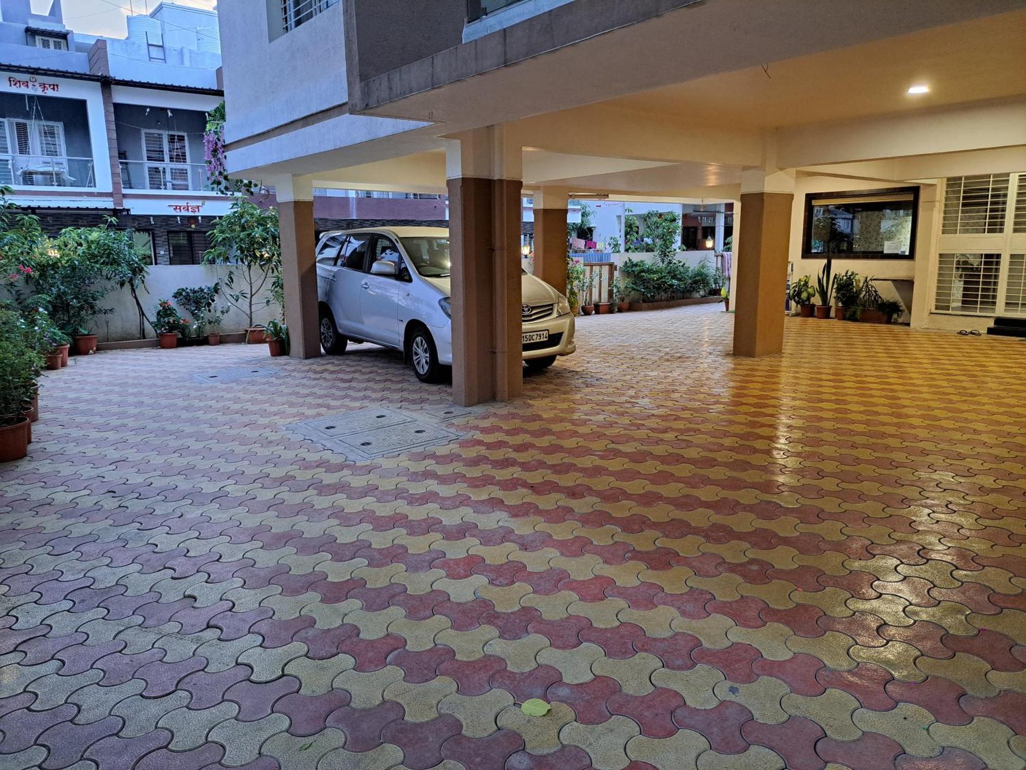 Bouquet Residency Hotel Нашик Екстериор снимка
